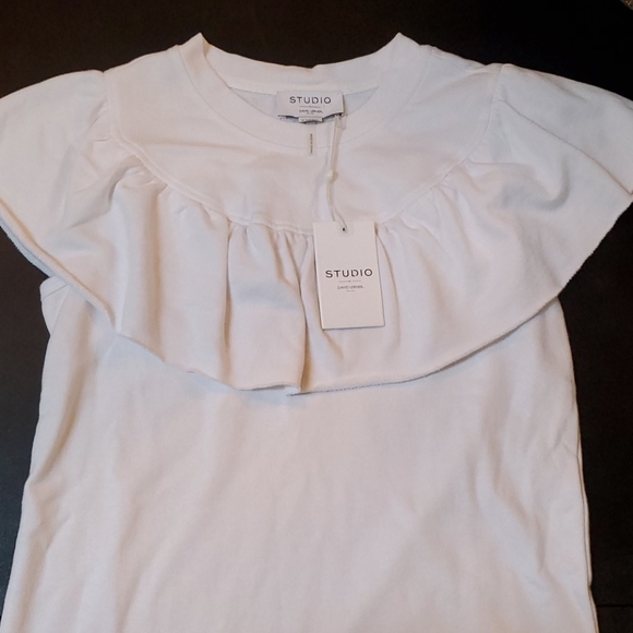 Studio by David Lerner Short Sleeved ruffled top - Picture 2 of 4